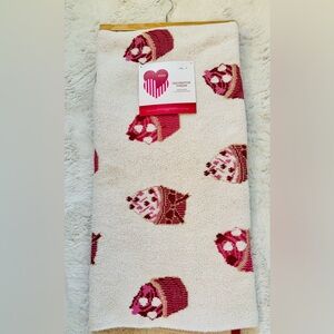 XOXO Cupcake Throw in Red and Cream
